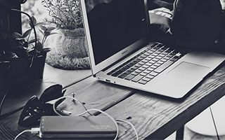 咋远程控制 教你怎样用手机，远程控制另一台手机或电脑，只需要一个软件